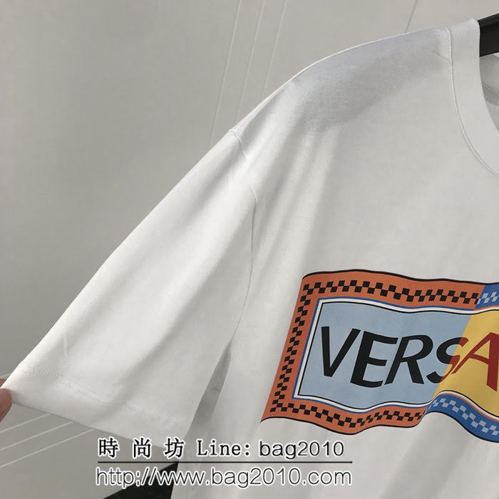 VERSACE範思哲 19早春新款短袖 官網最新拼色 彩LOGO印花短袖 雙股絲光棉面料 高版本男女同款 ydi2031